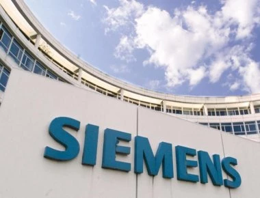 Υπόθεση Siemens: Περιοριστικοί όροι με εγγύηση 30.000 ευρώ για τον Μ.Κουτσενρόιτερ